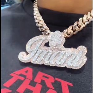 Collier personnalisable tendance en moissanite et diamants glacés avec certificat VVS, chaîne corde et plaque nominative - Product Image 1