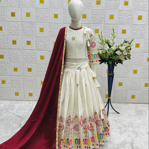Lehenga Choli para Niña con Bordado Elaborado y Dupatta – Ropa Étnica de Diseñador para Niños - Product Image 1