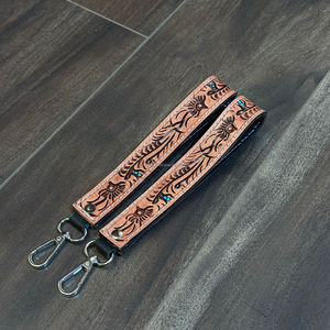 Porte-clés personnalisé en cuir de vachette véritable usiné à la main Porte-clés personnalisé en cuir de vachette-Porte-clés de voiture de cow-girl - Product Image 5