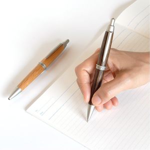 Stylo bille en plastique pour whisky pur malt 0,7 mm SS-1025 |   Brun foncé |   Encre multicolore |   Utilisation au bureau et à l'école |   Fabriqué au Japon | - Product Image 2