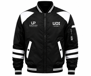 เสื้อแจ็คเก็ตบอมเบอร์แบบสั่งทำพิเศษ เป็นมิตรกับสิ่งแวดล้อม ระบายอากาศได้ดี น้ำหนักเบา สำหรับผู้ชาย  แบบวาร์ซิตี้ ป้องกันลม คอตั้ง มีกระเป๋าซิป  รับสกรีนโลโก้แบรนด์ - Product Image 1