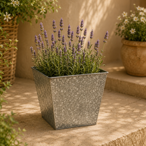 Jardinera Cuadrada de Metal Galvanizado con Acabado Rústico, Maceta para Plantas de Jardín para Exteriores - Product Image 1