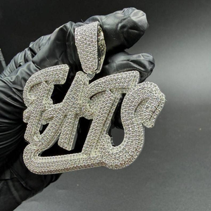 Pendentif Lettre Gothique Moissanite Iced Out, Bijou Hip Hop, Collier Charme Statement Pavé, Luxe Streetwear, Cadeau pour Hommes et Femmes - Product Image 6