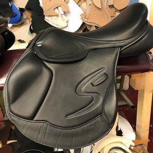 Leather Jumping Saddle for Horses with Breathable Design, Flexible Tree, Anti <b>Slip</b> Grip and <b>Long</b> Distance Riding Comfort - Product Image 1
