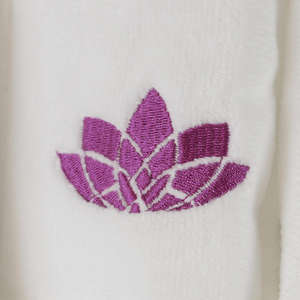 Peignoir de luxe en velours 100 % coton brodé, personnalisé pour hommes et femmes, vente en gros Nesta Sports pour hôtels - Product Image 6