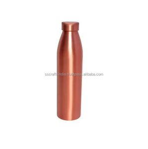 Botella de agua de cobre hecha a mano de proveedor indio para mayor energía y vitalidad disponible a un precio asequible - Product Image 3
