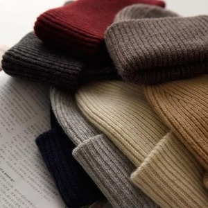 Gorro de Invierno de Acrílico de Alta Calidad, Diseño Liso, Unisex, Gorro Tejido Cálido para Exteriores, Juego de 2 Piezas, Jacquard Personalizable - Product Image 6