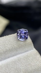 Pierre de Tanzanite naturelle certifiée 7 MM non chauffée multicolore, taille carrée fantaisie coussin, Zoisite naturelle 2,05 carats, nette à la loupe - Product Image 2