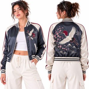 Chaqueta Bomber Corta Personalizada para Mujer en Satén con Diseño de Cisne y Ribete Acanalado, Fabricante de Ropa al por Mayor con Marca Privada, MOQ Bajo - Product Image 6