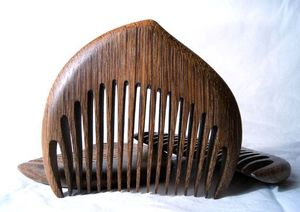 Peigne à cheveux miniature en bois écologique, peigne de poche en bambou fait à la main, cadeau artisanal naturel - Product Image 2