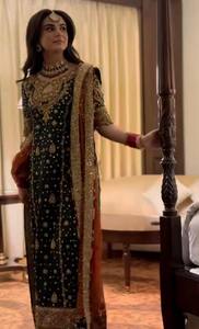 Robe Anarkali pakistanaise haut de gamme, longue et superposée, rose pêche pastel doux, avec des broderies évasées richement ornées de Kora argenté complexe - Product Image 3