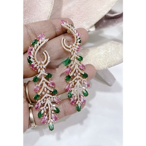 Pendientes de latón chapado en oro de calidad premium, con circonita brillante y corte rosa, para mujer, ideales para fiestas y eventos nocturnos. - Product Image 5