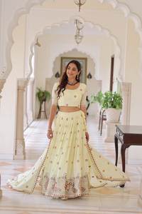 Lehenga Choli en soie traditionnel indien, best-seller, avec broderies, pour les fêtes d'été et les mariages, comprend un dupatta - Product Image 6