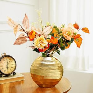 Vase à fleurs en aluminium antirouille Golden Waves pour la décoration de la maison, vase décoratif moderne pour le salon, le bureau, centre de table de mariage - Product Image 2