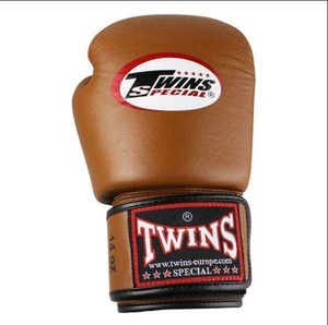 Guantes de Boxeo TWINS Marrones Personalizados, Guantes de Boxeo de Dedo Completo Ligeros para Entrenamiento Profesional de Kick Boxing y Muay Thai, Unisex - Product Image 3