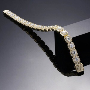 สร้อยข้อมือคิวบันฮิปฮอปประดับเพชรโมอิสซาไนต์ VVS เงินแท้ 925  แบบ Iced Out สำหรับแร็ปเปอร์ เหมาะสำหรับใส่ไปงานปาร์ตี้ มีจำหน่ายแล้ว - Product Image 1