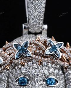 Colgante de Jesús Personalizado con Moissanita |   2.65 pulgadas de altura |   Oro blanco de 14 quilates sobre plata 925 |   Colgante con Incrustaciones de Diamantes para Hombre - Product Image 5