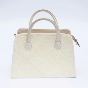 Sac à main en forme de boîte pour femme – Matériau en feuilles de palmier tissées à la main de haute qualité – Style élégant et raffiné - Product Image 2