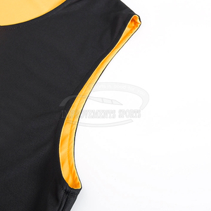 Vente en gros d'uniformes de basket-ball de qualité supérieure fabriqués au Pakistan Col ras du cou sans manches Matériau en polyester durable Caractéristique respirante pour hommes - Product Image 4
