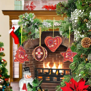 Ornements de Noël suspendus faits à la main de qualité supérieure, en tissu de velours brodé et perlé, forme de cœur, respectueux de l'environnement - Product Image 3