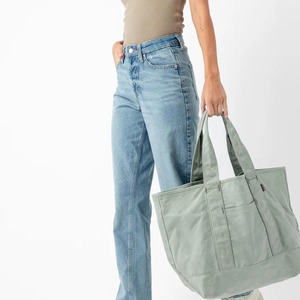 Sac fourre-tout tendance pour femme, personnalisable, 100% toile de coton, économique et réutilisable, avec fermeture ouverte - Product Image 4