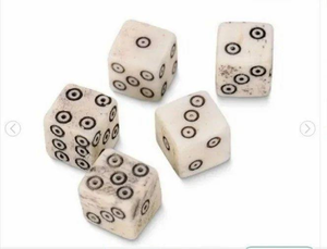 Dados hexagonales pulidos ecológicos de hueso y cuerno con diseños de búfalo y camello - Product Image 2