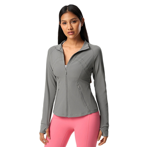 Veste à manches longues mi-zippée bleu clair pour femme, respirante, couleur unie, coupe classique, vêtements de sport pour le yoga, la gym et l'entraînement - Product Image 4