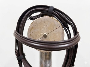 Brida Inglesa de Cuero con Diseño Anatómico, Color Marrón, Talla Completa, Equipo de Equitación - Product Image 5