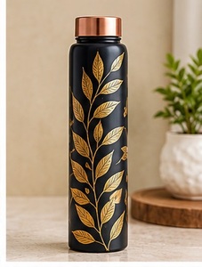 Botella de agua estética de cobre negro con diseño de montaña y bosque dorado, tapa de cobre, portátil, para bebidas al aire libre - Product Image 4