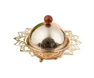 Chauffe-plats en émail satiné blanc de qualité supérieure avec accents dorés brossés, support en colonne, casseroles design pour plats chauds - Product Image 6