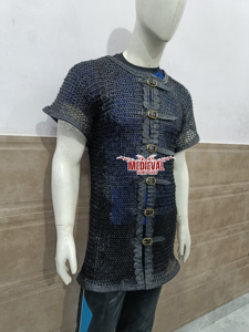 Camisa de malla metálica hecha a mano con ribete de cuero, media manga, armadura medieval de acero dulce para recreación histórica y ferias. - Product Image 2