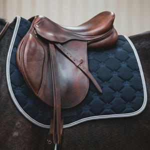 Housse de selle de dressage élégante en coton matelassé vert olive avec doublure en maille et sangle de selle, qualité supérieure pour l'équitation - Product Image 3