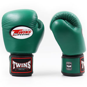 นวมชกมวยไทยหนังวัวแท้เย็บมือ ยี่ห้อ Twins รุ่น Hook & Loop สีเขียว สำหรับ MMA และคิกบ็อกซิ่ง - Product Image 5