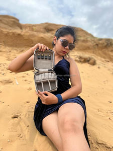 Boîte de rangement pour cosmétiques de maquillage élégant usiné à la main boîte de maquillage faite à la main en cuir, boîte organisateur de salle de bain vanité, - Product Image 5