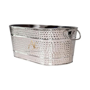 Elegante Bañera Ovalada de Acero Inoxidable con Diseño Martillado y Asas Laterales de Alambre Metálico para Bebidas, Ideal para Fiestas, Vino y Cerveza en Bodas - Product Image 1