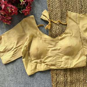 Blusa lista para usar de algodón y seda con trabajo Zari, diseño a cuadros, mangas cortas y cuello en V con detalles de lazo en la espalda. - Product Image 4