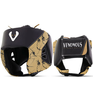 Casque de boxe en cuir Venomous Golden Line pour MMA et Muay Thai, protection durable pour le sparring - Product Image 1