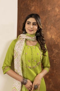 Salwar Kameez de Algodón Morado con Dupatta Bordada, Ropa Tradicional India y Pakistaní para Mujer, Estilo Casual, Largo hasta el Tobillo, Corte Regular - Product Image 5