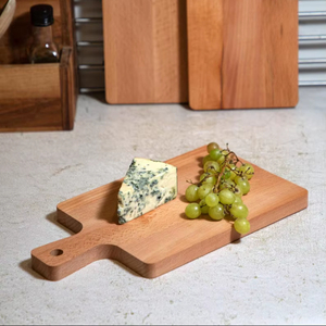 Tabla de cortar hecha a mano de madera maciza de mango, apta para lavavajillas y ecológica. - Product Image 1