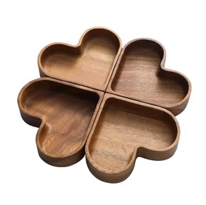 Bandeja de Servir de Madera en Forma de Corazón, Plato Multiusos para Aperitivos y Frutos Secos - Product Image 1