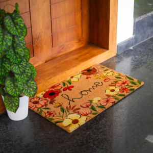 Tapis de porte BloomNest Floral Coco Brush, avec envers en PVC, sans AZO, résistant à la décoloration, tapis d'entrée extérieur, décoration intérieure - Product Image 1