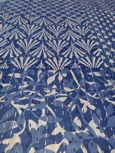 Couvre-lit imprimé floral et oiseaux, style bohème, moderne, toutes saisons, en denim patchwork, rembourrage en coton fait main, pour usage domestique - Product Image 4