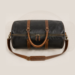 Bolsa de Viaje de Cuero Genuino Premium para Hombre - Bolsa de Gimnasio y Fin de Semana de Gran Capacidad en Negro y Marrón - Product Image 1