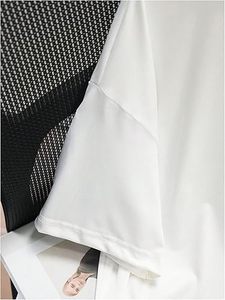 เสื้อยืดโลโก้ประดับเพชรขายส่ง OEM สำหรับผู้ชาย เสื้อผ้าสตรีทแวร์สุดหรู พิมพ์ลายคริสตัล ผู้ผลิต OEM - Product Image 4