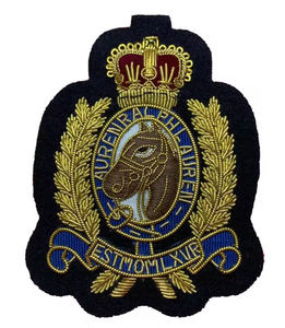 Broche y Distintivo de Lujo Bordados a Mano con Hilo Metálico, Resistente al Agua, Ecológico, Personalizable, con Cierre de Mariposa - Product Image 4