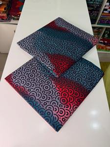 Tissu en coton imprimé wax africain original par Hitjem Export, fournissant des designers de mode en Europe, en Afrique et sur les marchés des îles. - Product Image 3