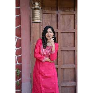 Magnifique ensemble haut et bas pour soirée avec broderie, taille XL - Product Image 4