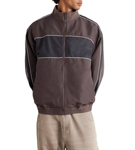 Chaqueta cortavientos con logotipo personalizado para hombre, ligera, estilo retro, de secado rápido, para uso urbano, con cremallera, para invierno. - Product Image 3