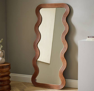 Diseño moderno de espejo de tocador perfectamente integrado con un práctico perchero trasero. Disponible a precio de mayorista. - Product Image 2