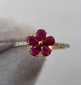 แหวนทับทิมทรงลูกแพร์ ดีไซน์วินเทจ เงินแท้ 925 ชุบทอง 14K ประดับทับทิมแดงเม็ดเดี่ยว แหวนหมั้น - Product Image 1